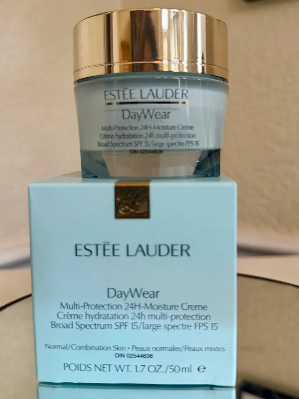 Estee Lauder DayWear Multi-Protection Anti-Oxidant 24H-Moisture Creme SPF 15 NIB - Picture 3 of 10